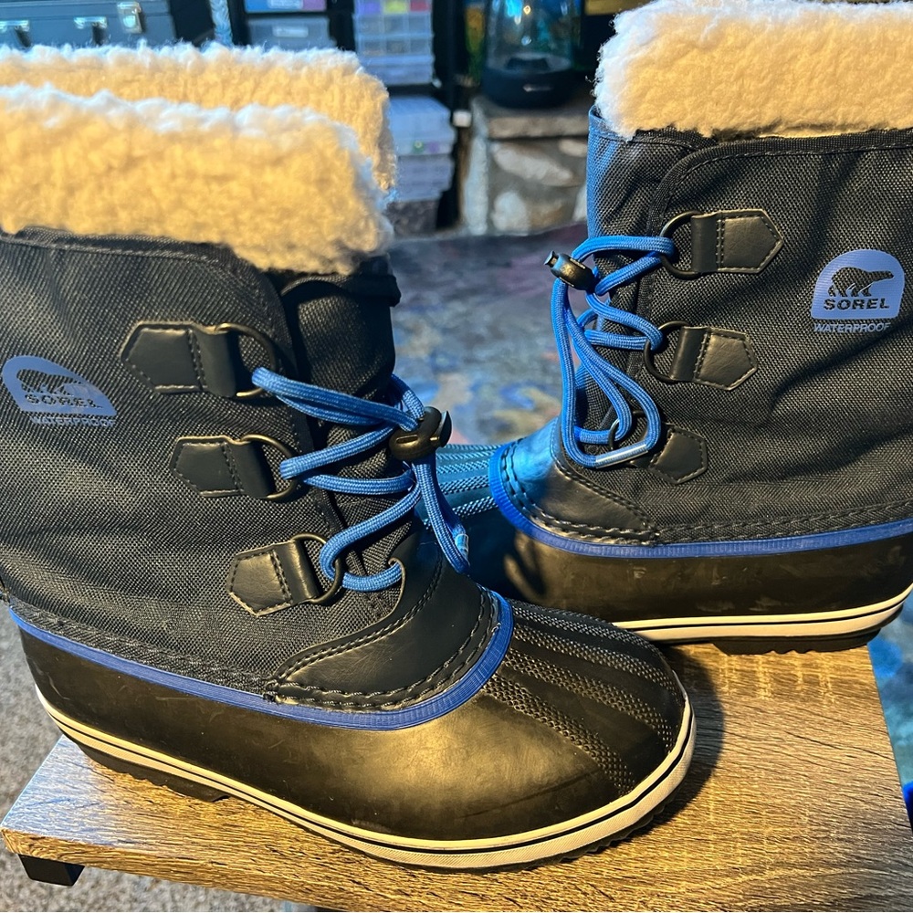 Sorel Black Winter Boots with Fur Lining